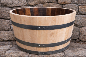 Blumenkübel aus einem 225 Liter Kastanien Holzfass