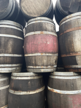 Preview: aussortierte 225 Liter Holzfässer