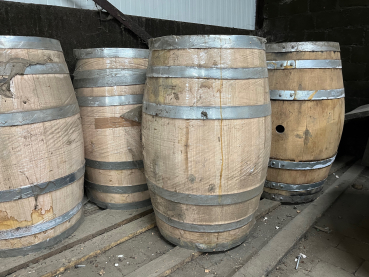 preiswertes 100 Liter Holzfass aus Kastanie​