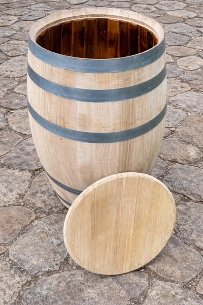 150 Liter Regentonne aus einem Kastanien Holzfass